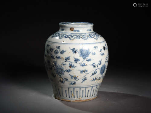 A BLUE  AND  WHITE  FLOWER POT   IN MING  ZHENGDE