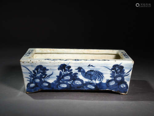 A  BLUE  AND  WHITE SQUARE   FLOWER  PLATE OF  “EXTREME  LUCK  ”IN  QING  QIANLONG