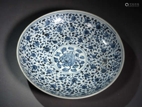 A  BLUE  AND  WHITE BIG PLATE   IN  MING  ZHENGDE