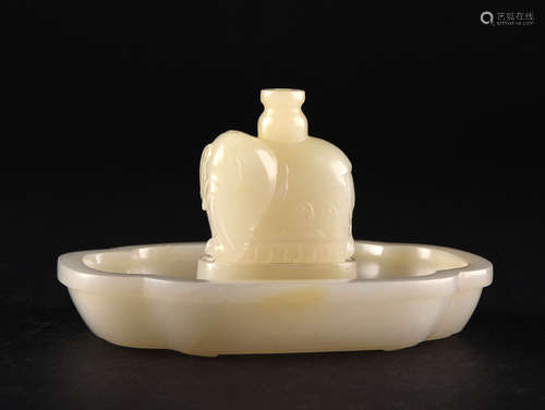 A WHITE JADE INCENSE PLATE, QING DYNASTY