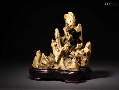 A TAIHU SCHOLARS ROCK, 18-19TH CENTURY