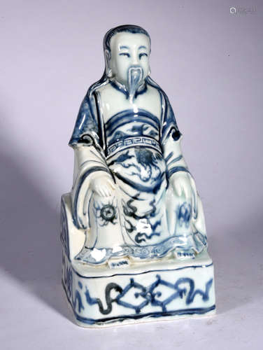 A BLUE AND WHITE PORCELAIN FIGURE, MING DYNASTY