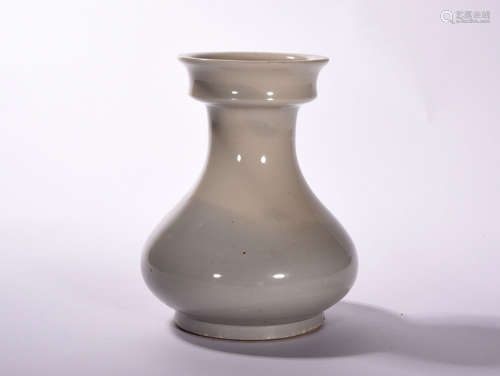 A XING TYPE VASE, POSSIBLY TANG DYNASTY