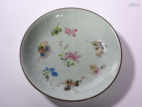 A CELADON AND FAMILLE ROSE DISH, QIANLONG PERIOD