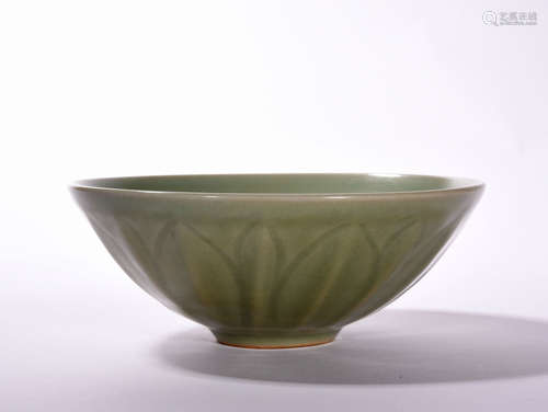 A LONGQUAN CELADON BOWL, SUNG DYNASTY