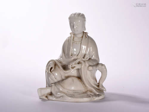 A DEHUA BLANC-DE-CHINE AVALOKITESHVARA, MING DYNASTY