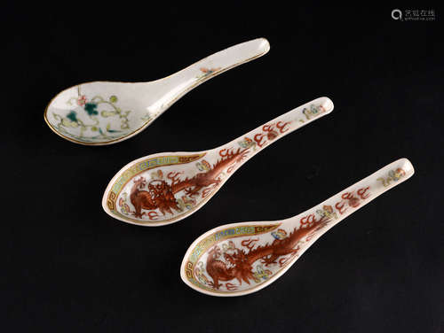 THREE FAMILLE ROSE SPOON, GUANGXU PERIOD