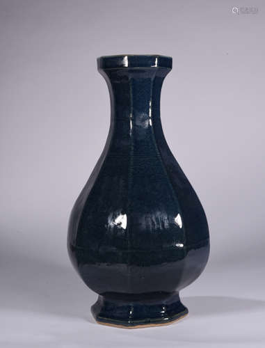 A BLUE GLAZED VASE, 16TH CENTURY