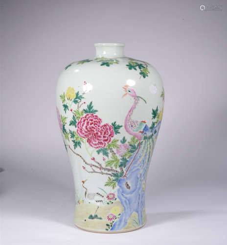 A FAMILLE ROSE FLORAL AND BIRD VASE, 18TH CENTURY