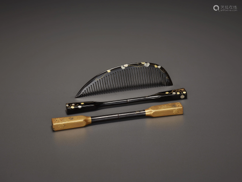 A LACQUERED KOGAI AND A COMB