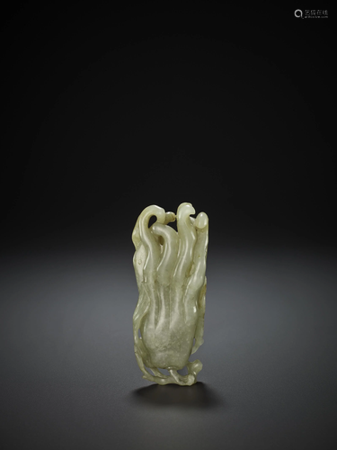 A BUDDHA'S HAND JADE CARVING, QING