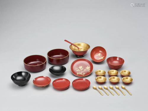 A LARGE LOT OF VARIOUS LACQUER OBJECTS