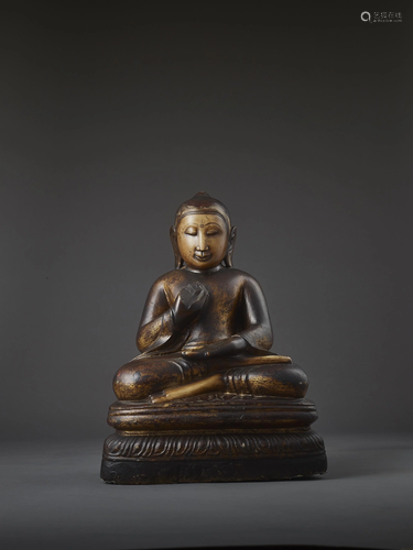 AN EARLY BURMESE MARBLE BUDDHA, 17c. to ear…