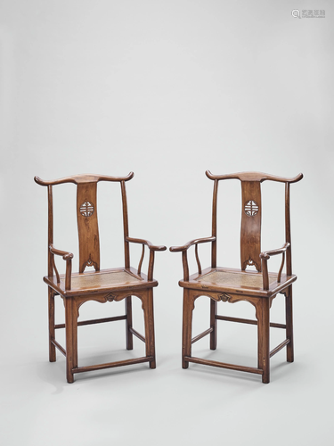 A PAIR OF YOKEBACK ARMCHAIRS, SICHUTOU GUA…