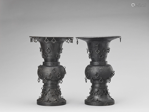 A PAIR OF METAL ALLOY ARCHAISTIC YEN YEN VASES