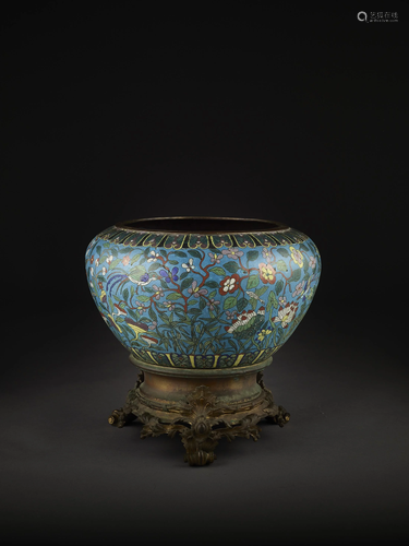 A LARGE CLOISONNE JARDINIERE, QING