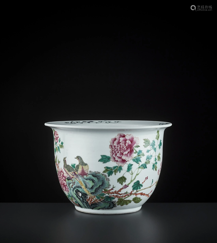 A LARGE FAMILLE ROSE 'PHEASANT' JARDINIERE, QING