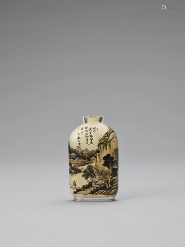 AN INSIDE-PAINTED GLASS SNUFF BOTTLE, 20TH …