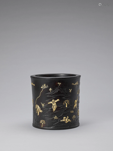 AN INLAID HARDWOOD BRUSH POT, BITONG