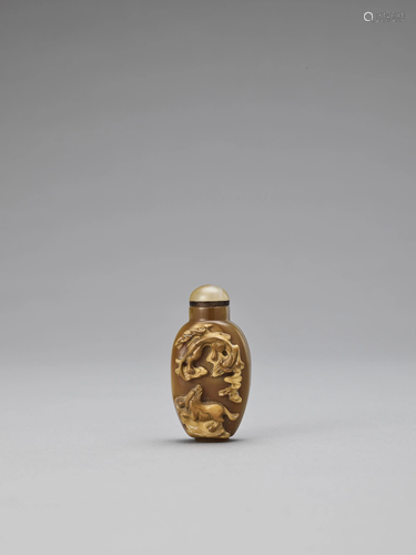 A BANDED AGATE SNUFF BOTTLE, LATE QING T…