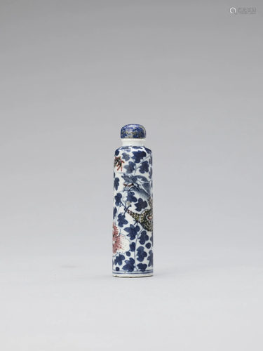 A DRAGON PORCELAIN SNUFF BOTTLE, QING