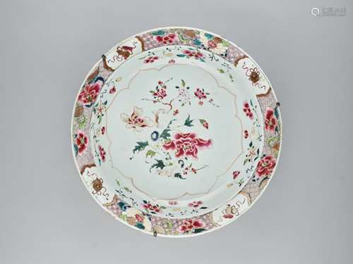 A FAMILLE ROSE CHARGER, QING