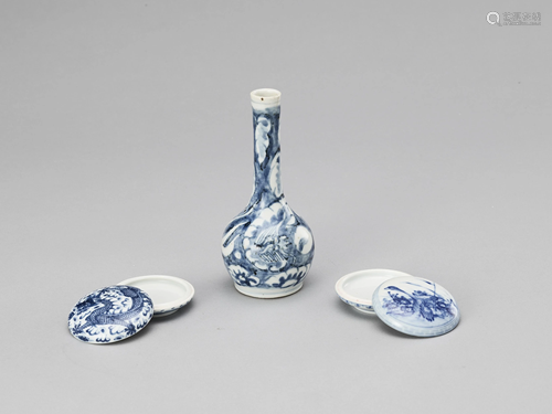 A BLUE AND WHITE PORCELAIN MIXED LOT, QING