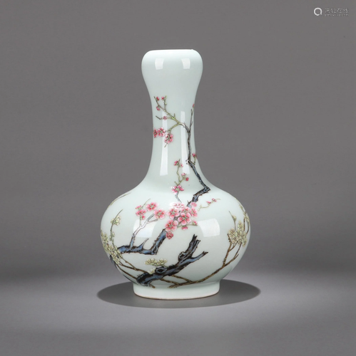 A CHINESE FAMILLE ROSE VASE, QIANLONG MAR…