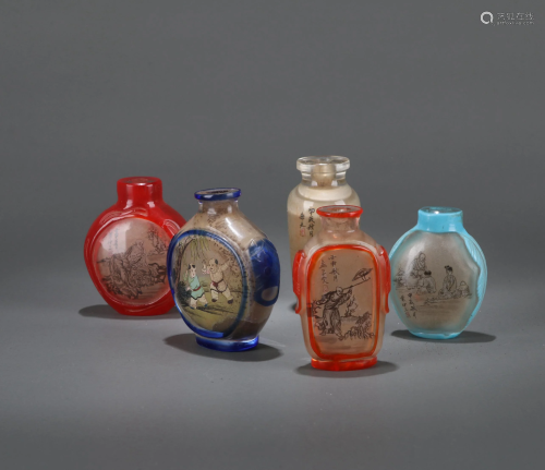 FIVE CHINESE GLASS SNUFF BOTTLES, QING DYNA…