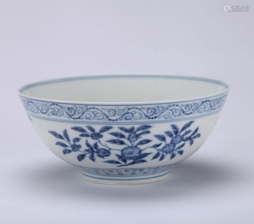 A CHINESE BLUE AND WHITE BOWL, LATE QING DY…