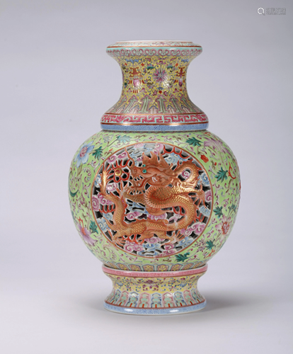 A CHINESE FAMILLE ROSE VASE, QIANLONG MARK