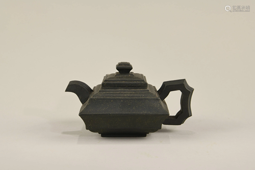 A CHINESE ZISHA CLAY EWER17TH CENTURY