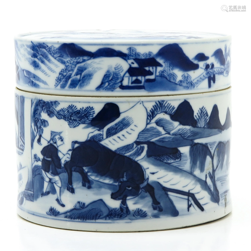 A Chinese Blue and White Round Box