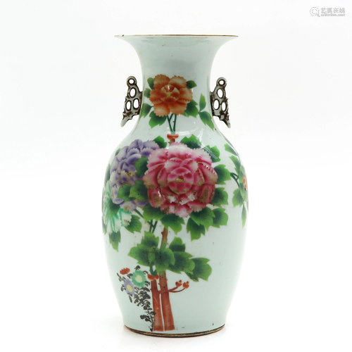 A Chinese Polychrome Decor Vase