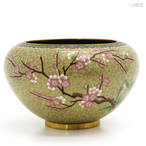 A Chinese Cloisonne Cache Pot