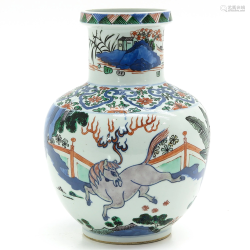 A Chinese Wucai Decor Vase