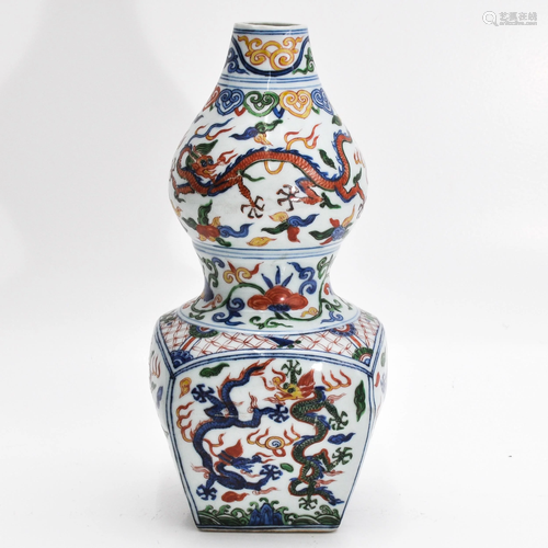 A Chinese Famille Verte Gourd Vase