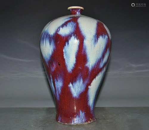 A WHITE SPLASH MEIPING VASE QING DYNASTY.