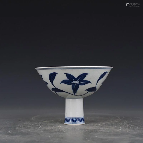 A BLUE AND WHITE FLOWER BOWL CHENGHUA …