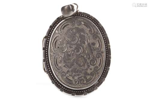 A VICTORIAN LOCKET