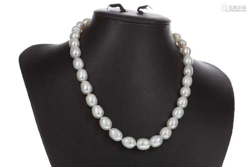 A PEARL NECKLACE