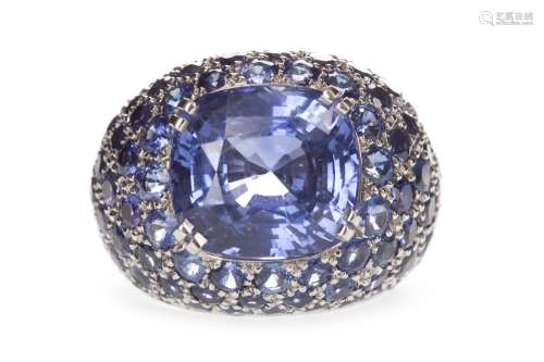 A CERTIFICATED CEYLON SAPPHIRE RING