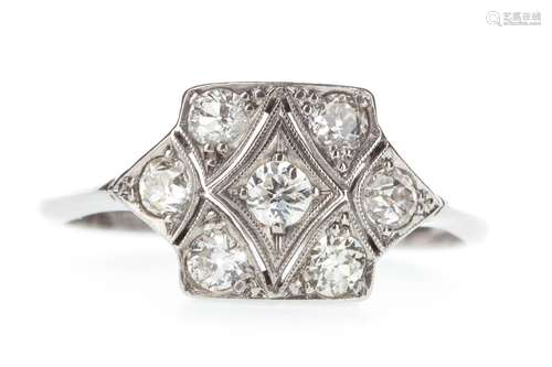 AN ART DECO DIAMOND RING