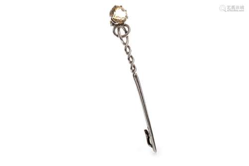 RARE: A PROVINCIAL SCOTTISH SILVER KILT PIN BY WILLIAM ROBB