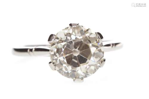 AN IMPRESSIVE CERTIFICATED DIAMOND SOLITAIRE RING