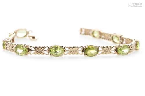 A GREEN GEM SET BRACELET