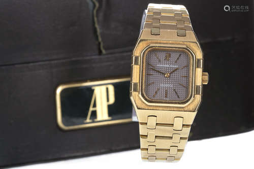 A LADY'S AUDEMARS PIGUET WRIST WATCH