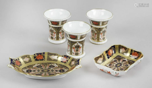 A selection of seven pieces of Royal Crown Derby …