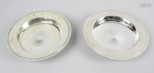 Two cased modern silver Armada dishes, each of plain