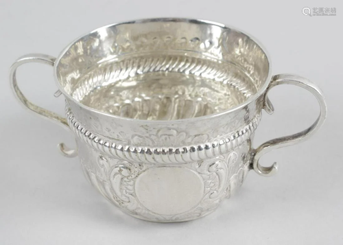 A George I Britannia silver child's porringer or ca…